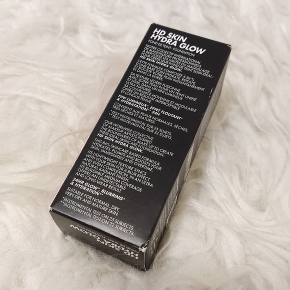 HD skin hydra glow hydrating foundation in 1Y08 - Picture 9 of 9